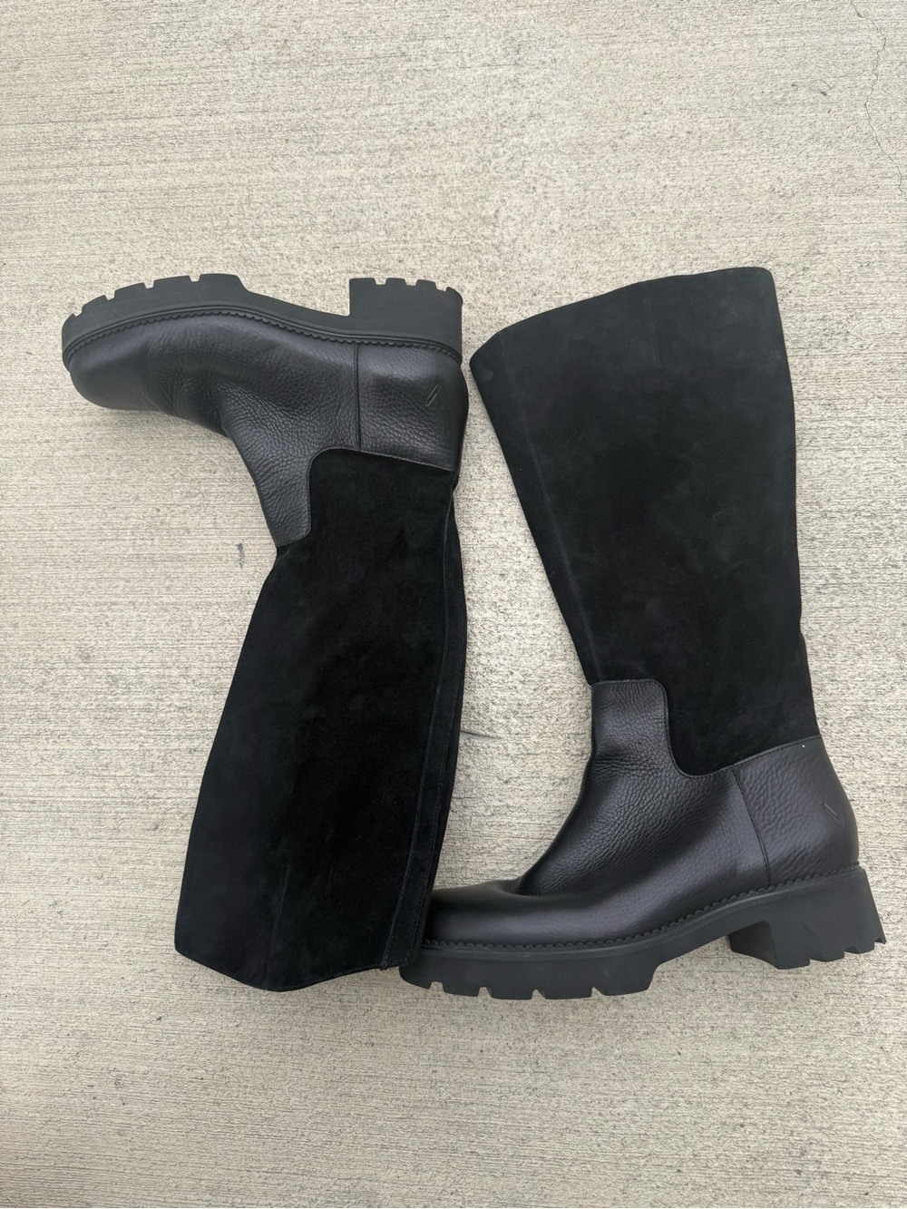 Vionic boots